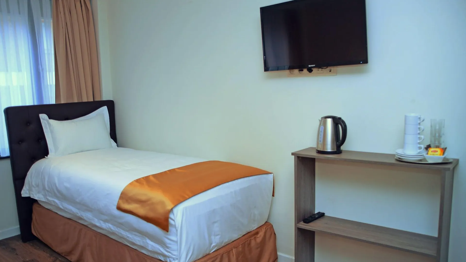 The Helmet Hotel Saint-Josse-ten-Noode 2*, Brussels Belgium