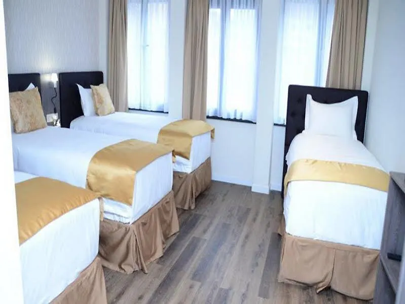 The Helmet Hotel Saint-Josse-ten-Noode